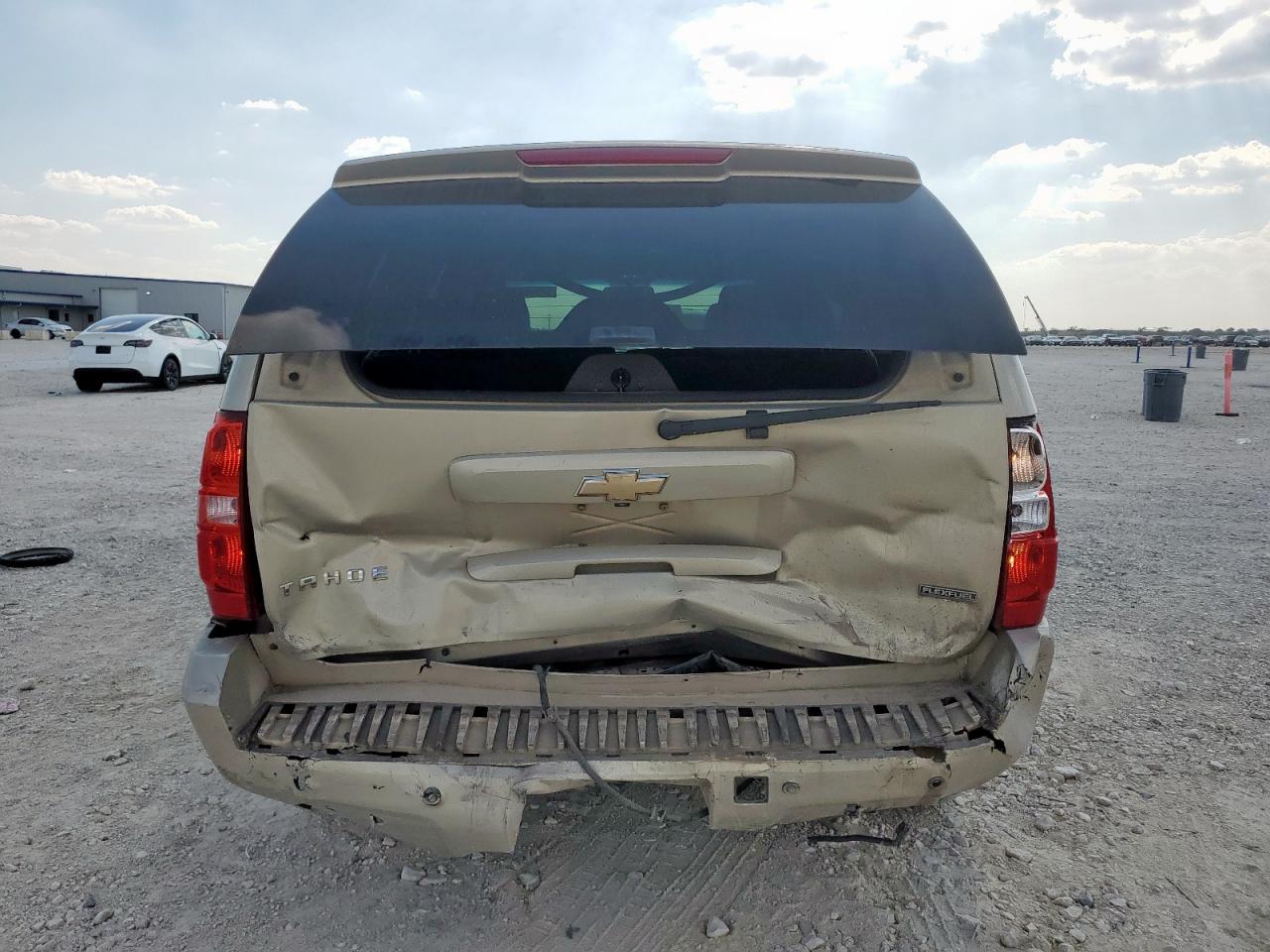 2010 Chevrolet Tahoe C1500 Lt VIN: 1GNUCBE09AR226054 Lot: 84646105