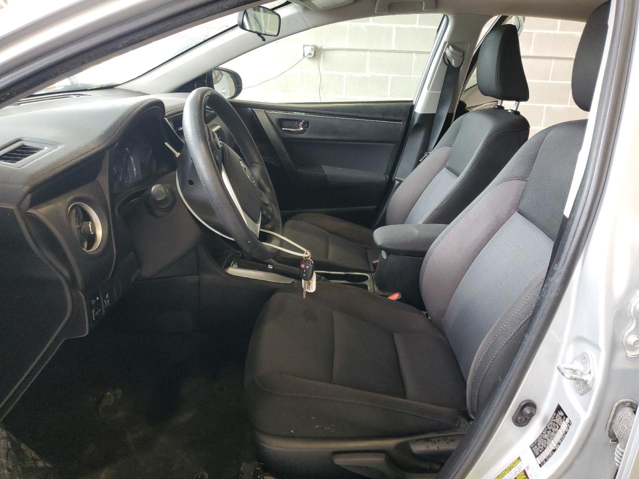 2017 Toyota Corolla L VIN: 5YFBURHE7HP585436 Lot: 85383915