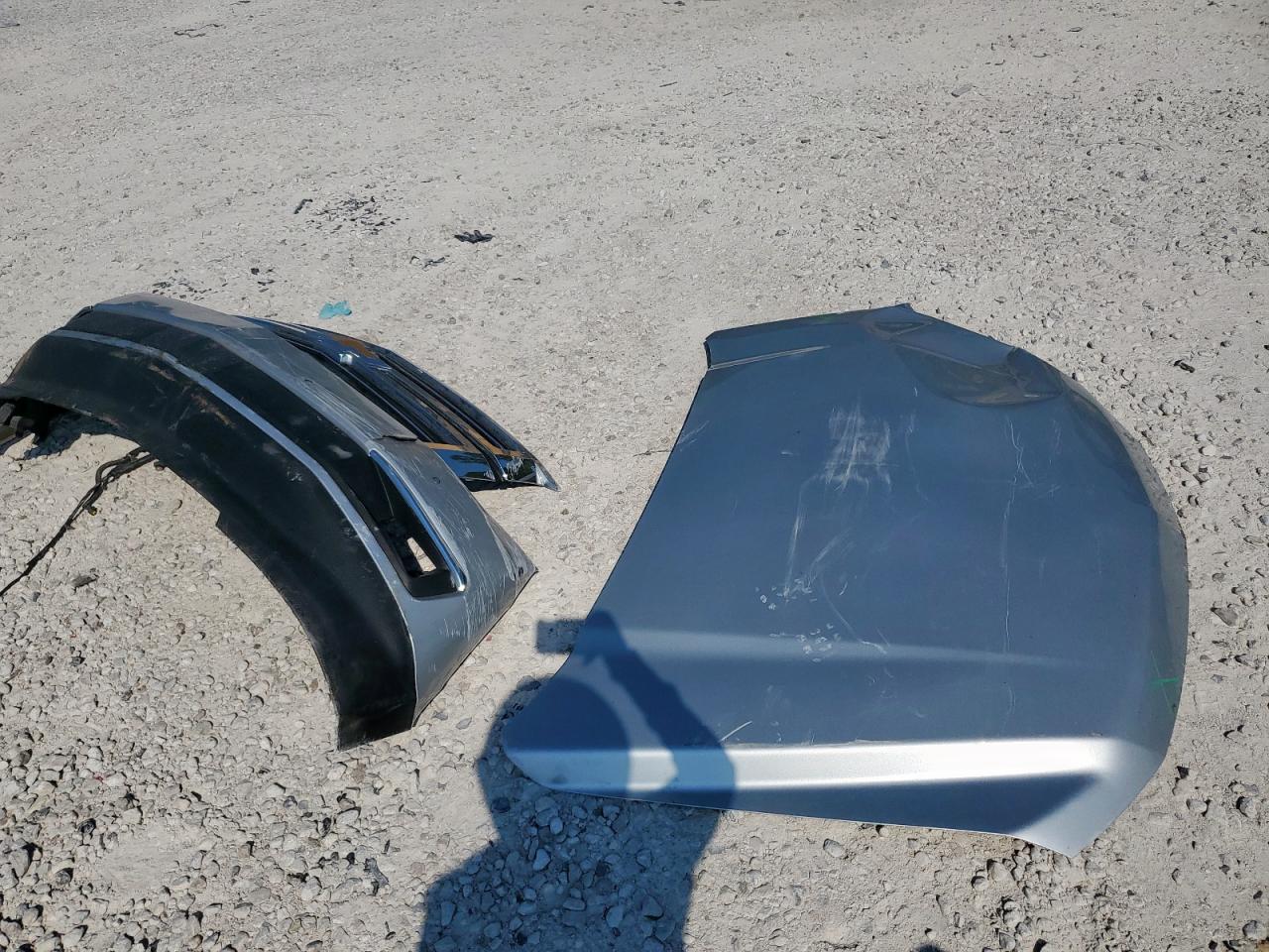 2018 Chevrolet Tahoe C1500 Premier VIN: 1GNSCCKC2JR145070 Lot: 84743725