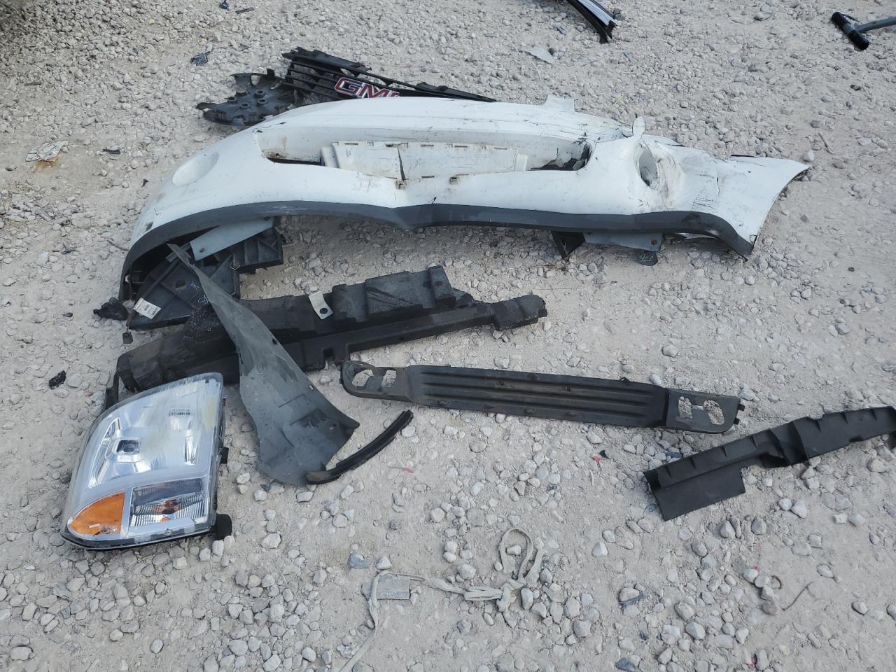 2007 GMC Yukon VIN: 1GKFC13007R263635 Lot: 89629715