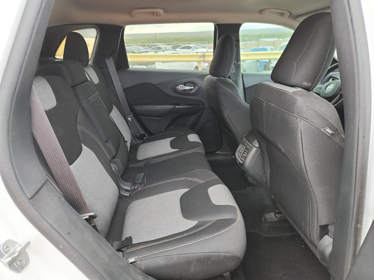 2014 Jeep Cherokee Latitude VIN: 1C4PJMCS1EW248066 Lot: 89668195