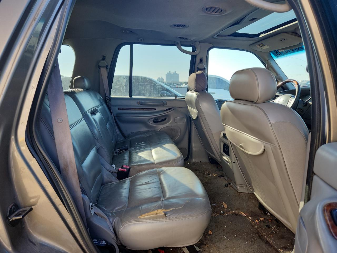 2002 Lincoln Navigator VIN: 5LMFU28R12LJ17450 Lot: 87015115