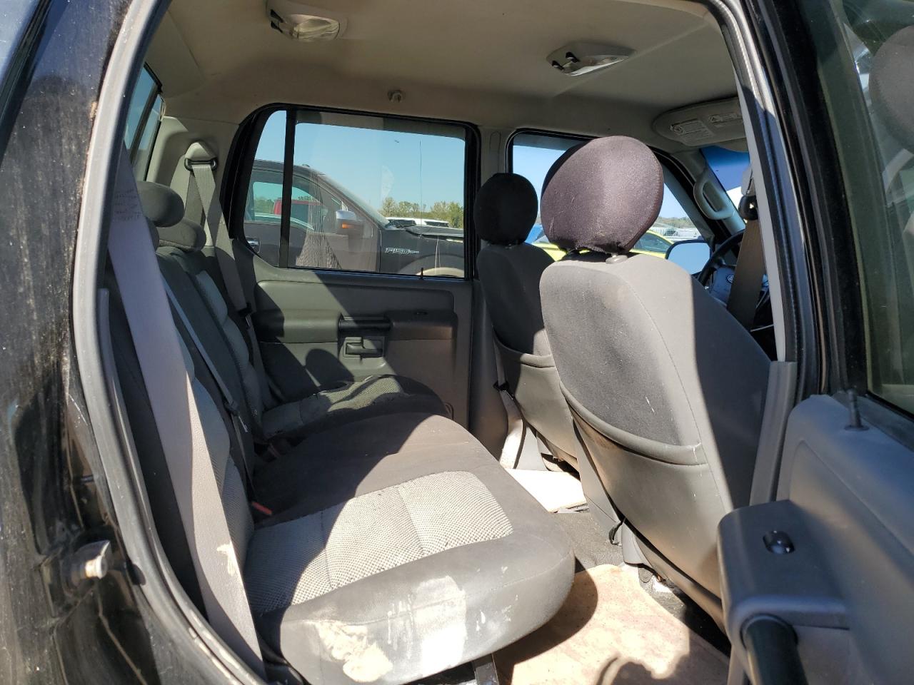 2004 Ford Explorer Sport Trac VIN: 1FMZU67K24UB52698 Lot: 89689575