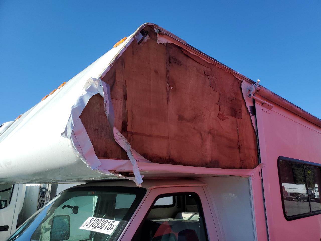 2005 Ford Econoline E450 Super Duty Cutaway Van VIN: 1FDXE45S54HB23197 Lot: 81093815