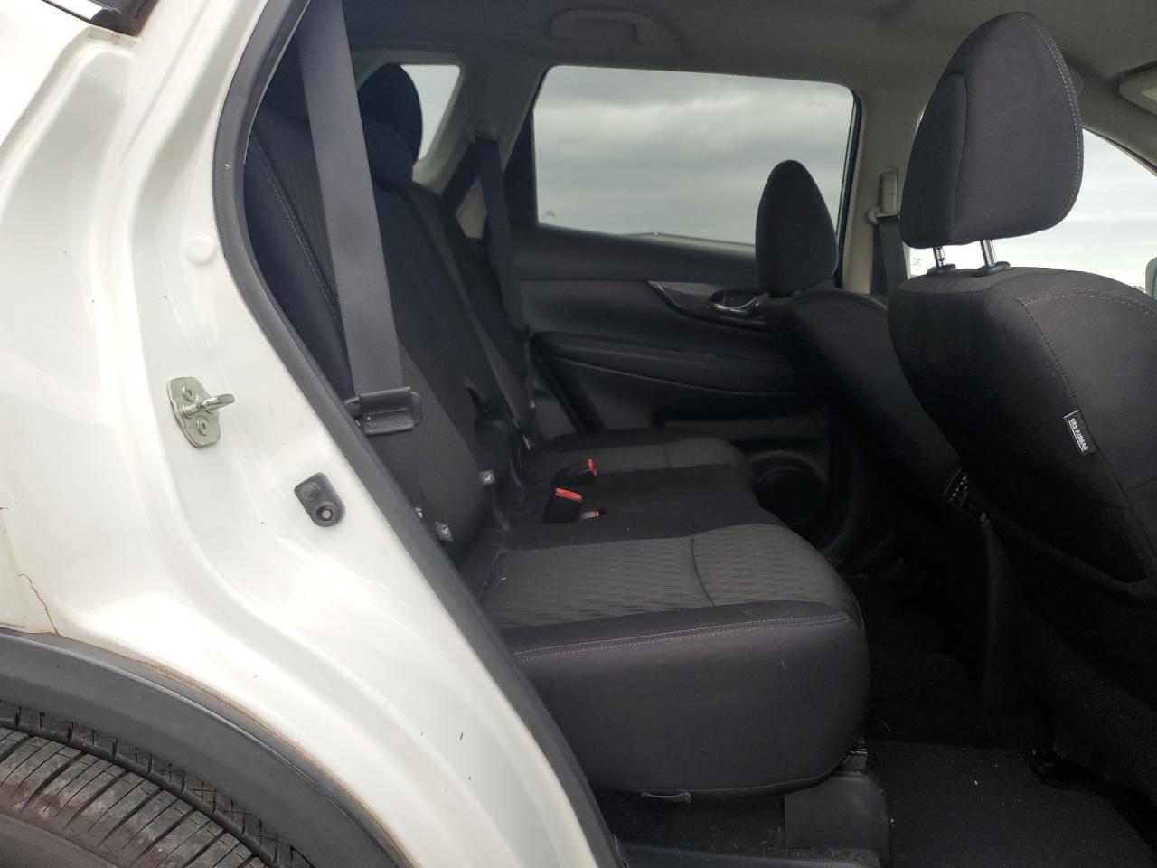 2019 Nissan Rogue S VIN: 5N1AT2MT6KC800438 Lot: 86178715