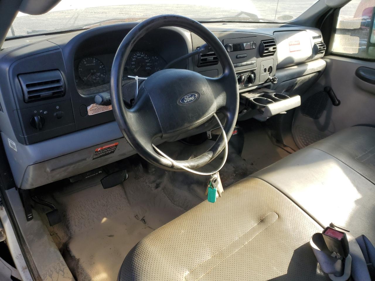 2007 Ford F450 Super Duty VIN: 1FDXF46P67EA85198 Lot: 81564445