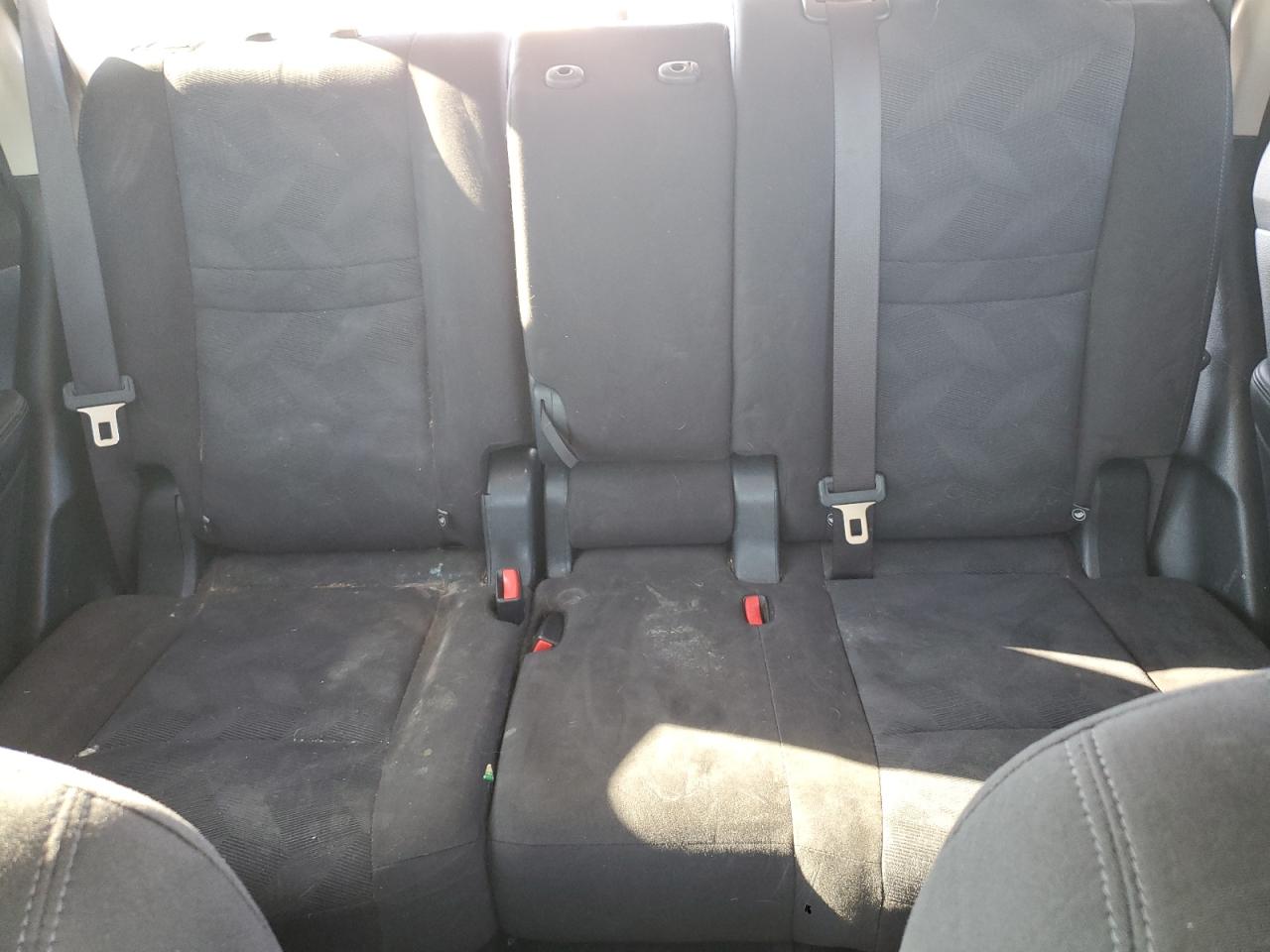 2015 Nissan Rogue S VIN: KNMAT2MT2FP575504 Lot: 85154035