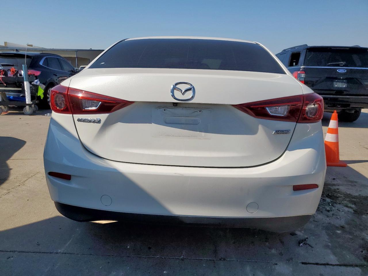 2018 Mazda 3 Sport VIN: 3MZBN1U74JM179582 Lot: 85121205