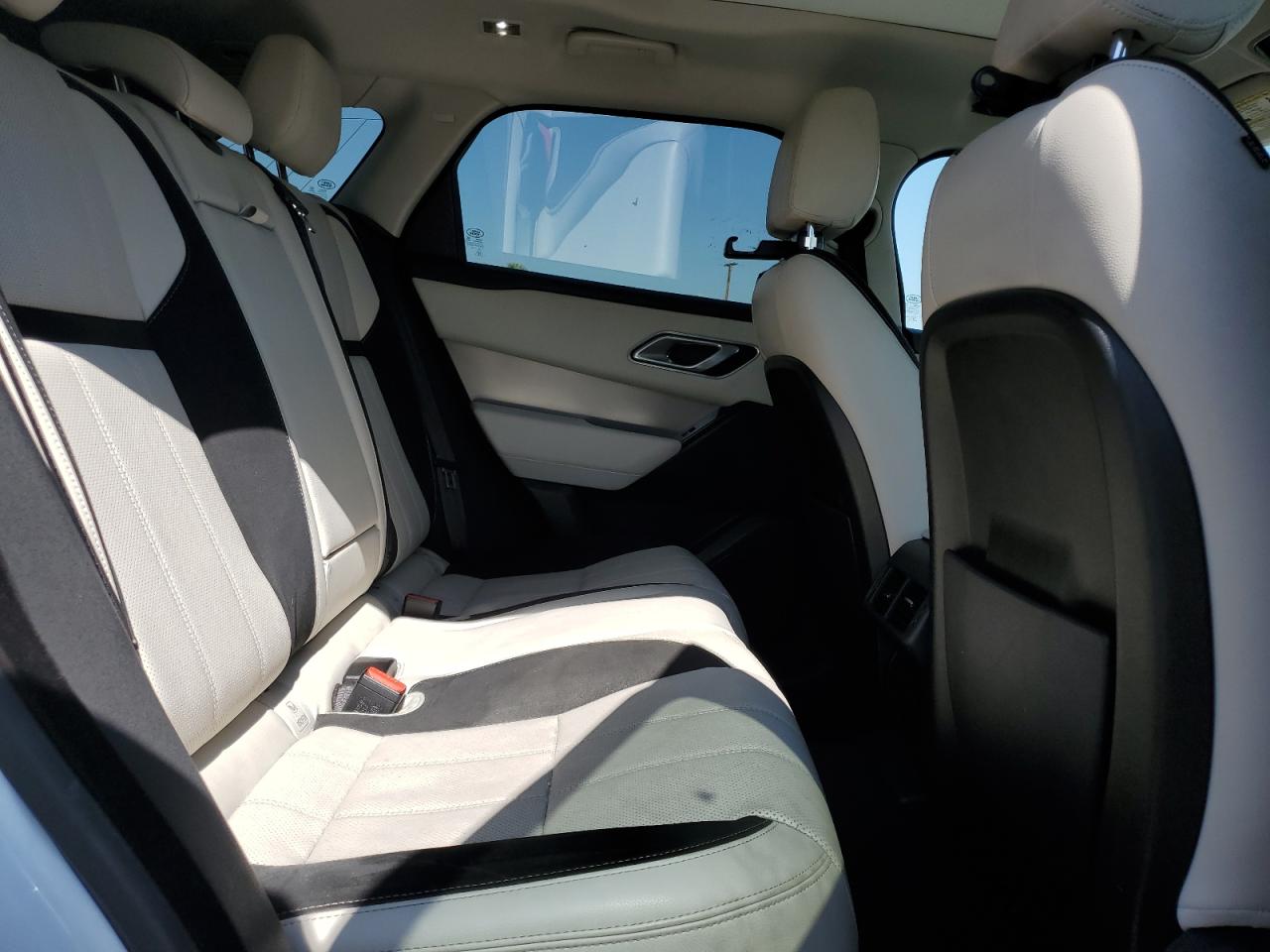 2019 Land Rover Range Rover Velar S VIN: SALYB2EX4KA784994 Lot: 85703235