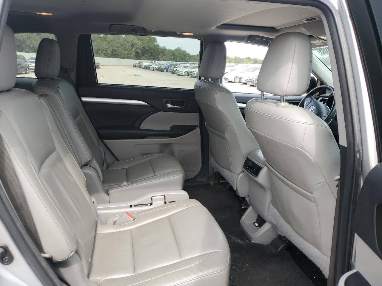 2015 Toyota Highlander Xle VIN: 5TDKKRFH4FS116098 Lot: 85748085