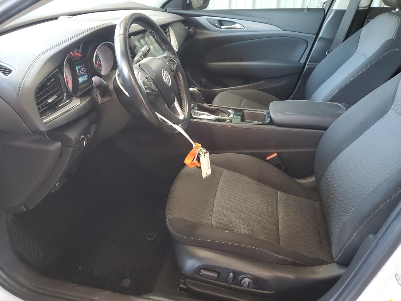 2018 Buick Regal Tourx Preferred VIN: W04GU8SX9J1099645 Lot: 82195305