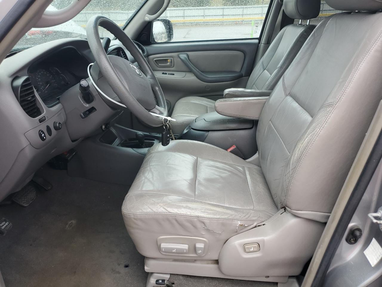 2004 Toyota Sequoia Sr5 VIN: 5TDBT44A64S218361 Lot: 82242095