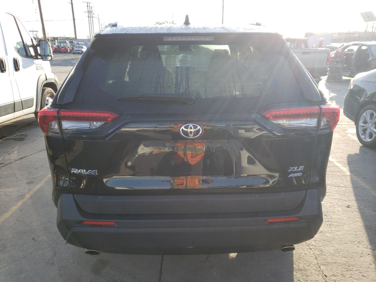 2021 Toyota Rav4 Xle VIN: JTMP1RFV1MD079440 Lot: 89727575
