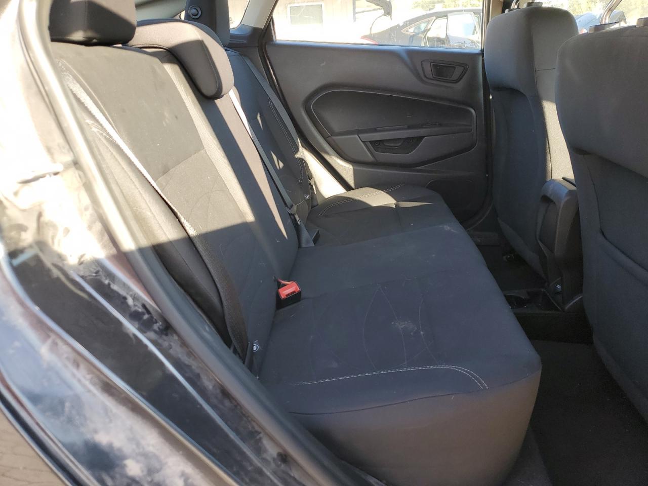 2018 Ford Fiesta Se VIN: 3FADP4BJ7JM138553 Lot: 84818805