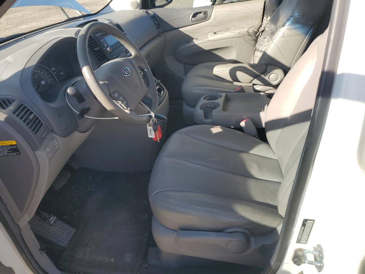 2011 Kia Sedona Lx VIN: KNDMG4C76B6413344 Lot: 82663255