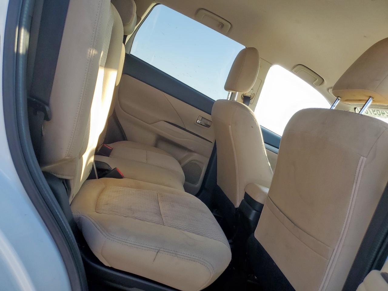 2018 Mitsubishi Outlander Se VIN: JA4AD3A30JZ031940 Lot: 82469785