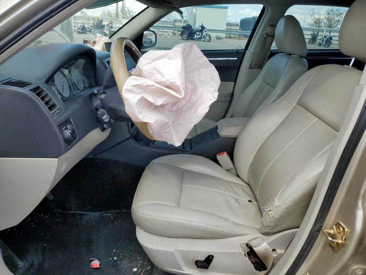 2006 Chrysler 300 Touring VIN: 2C3KA53G86H404748 Lot: 85876985