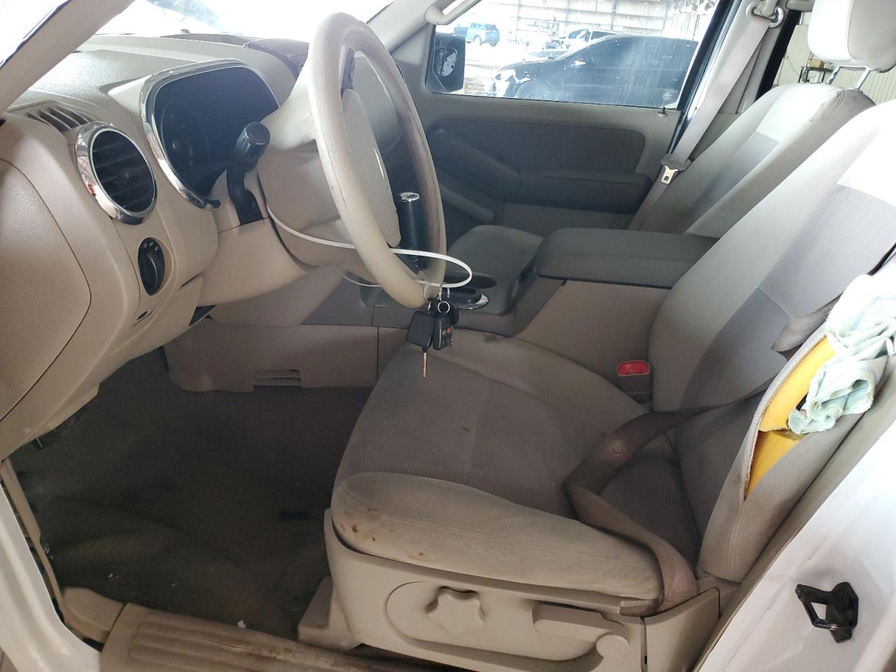 2007 Ford Explorer Xlt VIN: 1FMEU73817UA67922 Lot: 86116425