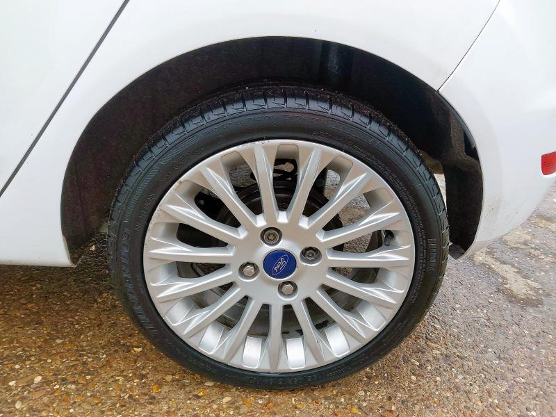 2011 FORD FIESTA TITANIUM 