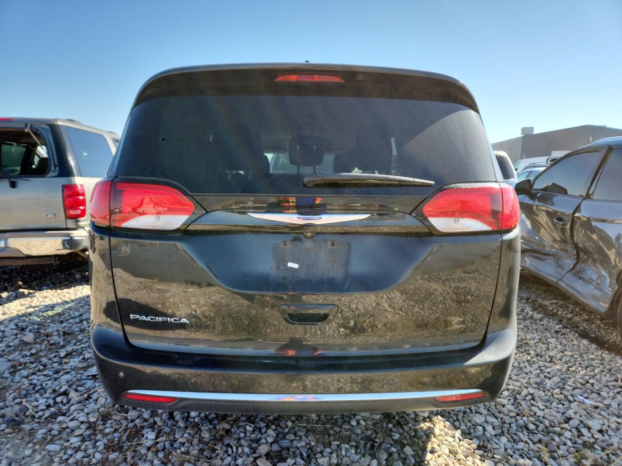 2019 Chrysler Pacifica Touring L VIN: 2C4RC1BG9KR617176 Lot: 85123025
