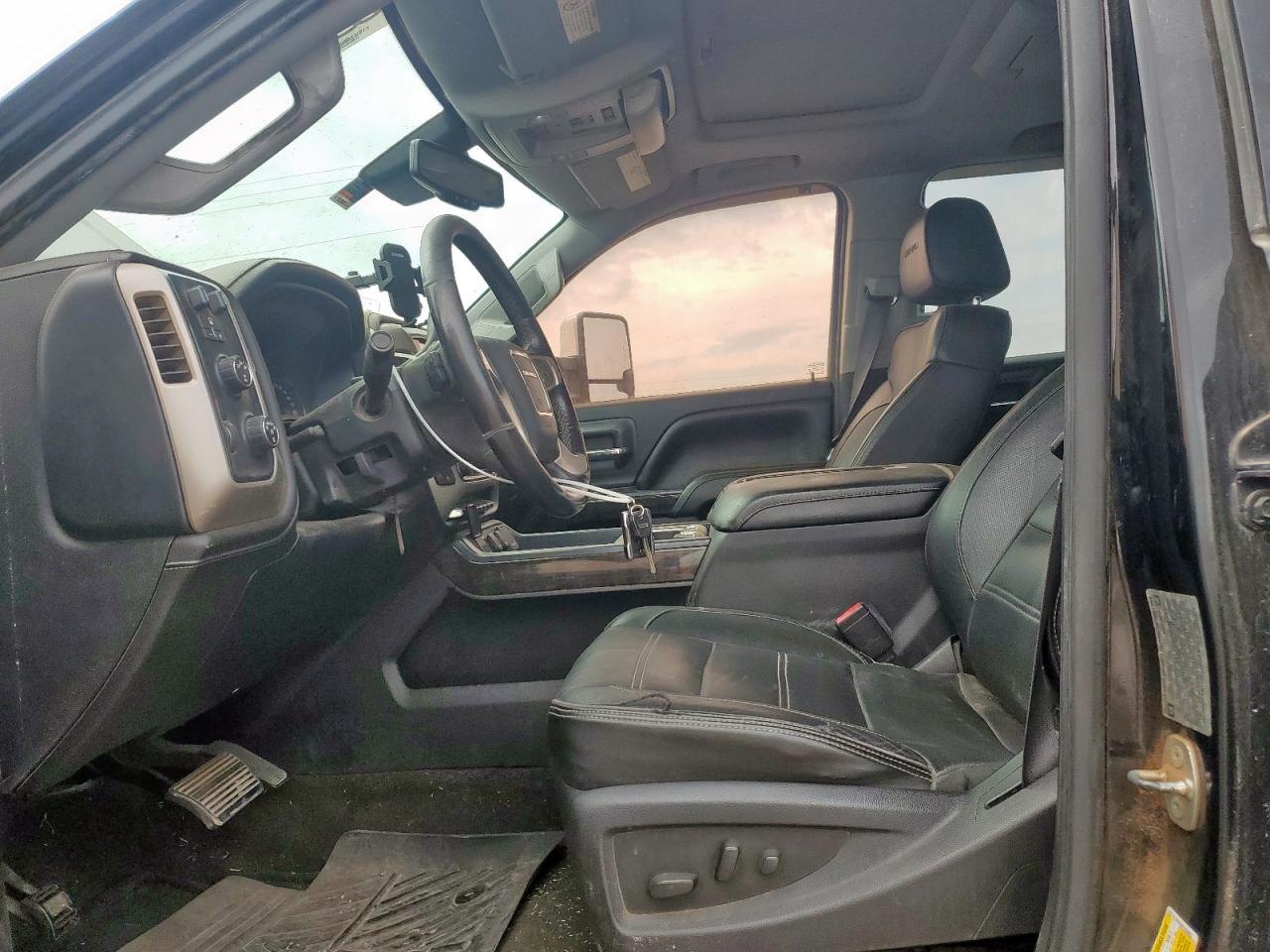 2015 GMC Sierra K3500 Denali VIN: 1GT424E84FF626822 Lot: 81662725