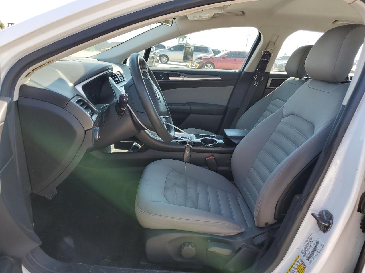 2013 Ford Fusion S VIN: 3FA6P0G77DR328634 Lot: 84070155