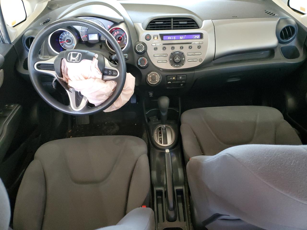 2013 Honda Fit VIN: JHMGE8H32DC083379 Lot: 85832315