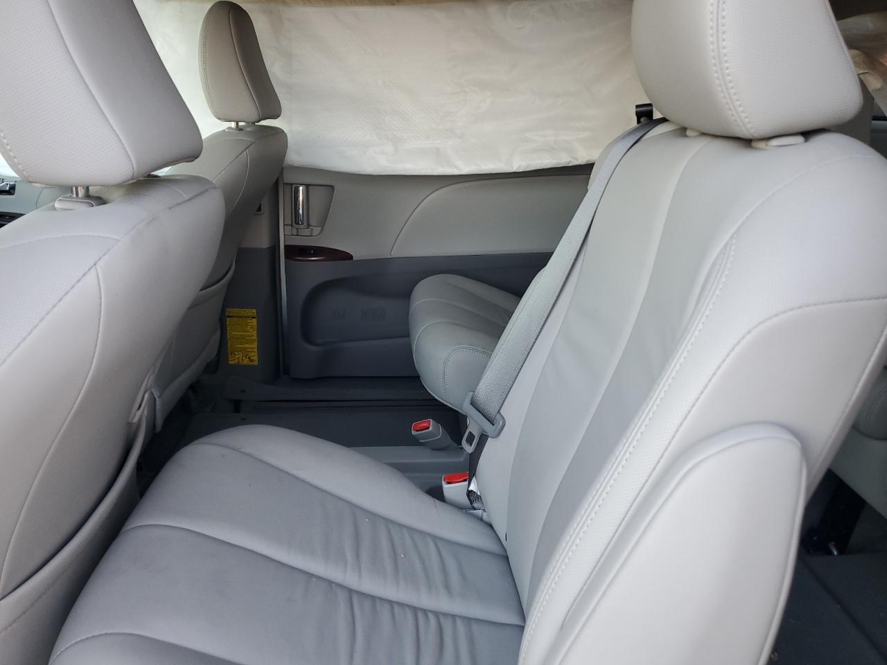 2013 Toyota Sienna Xle VIN: 5TDYK3DC5DS374710 Lot: 82251965