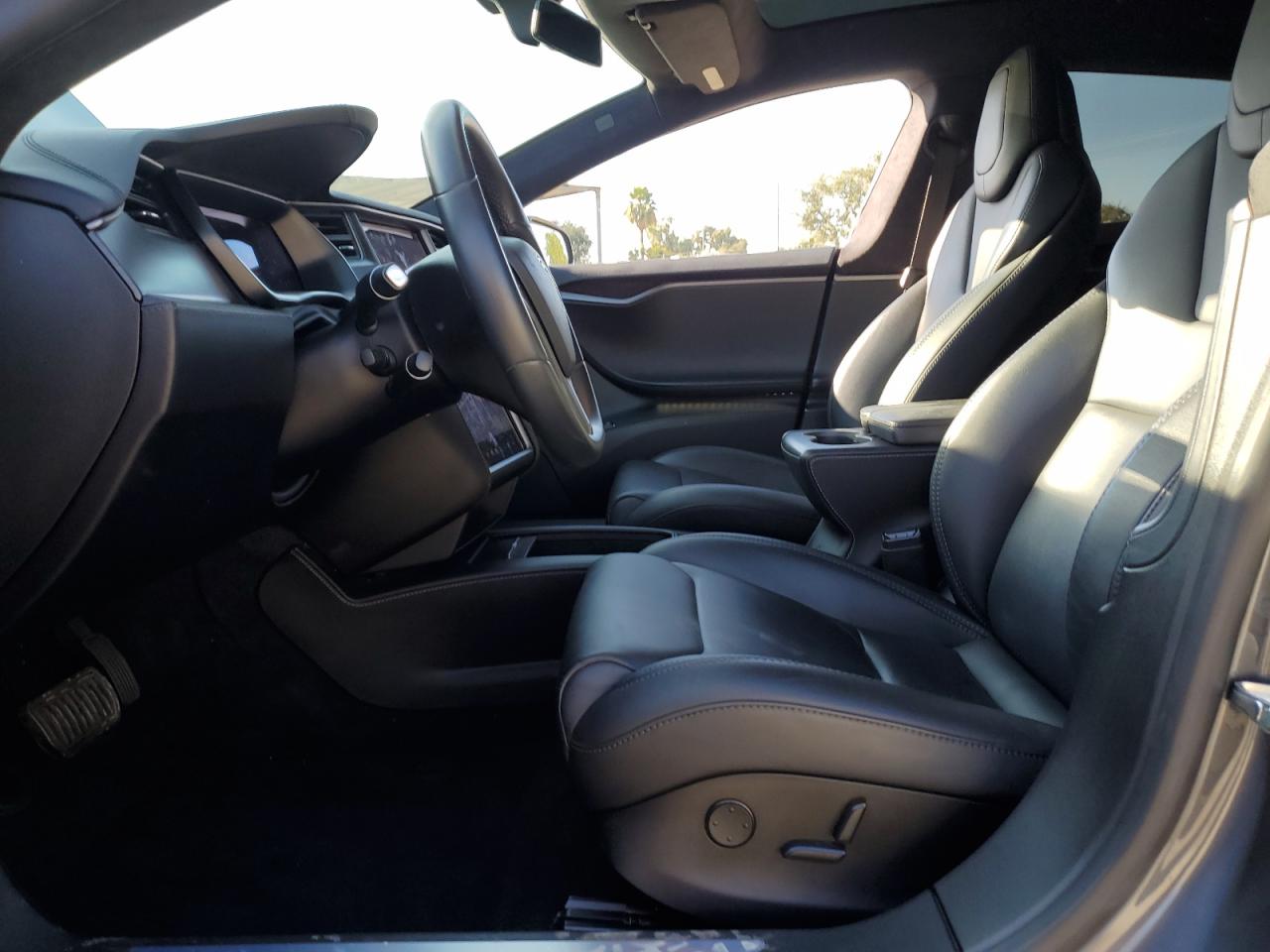 2018 Tesla Model S VIN: 5YJSA1E24JF261561 Lot: 87425155