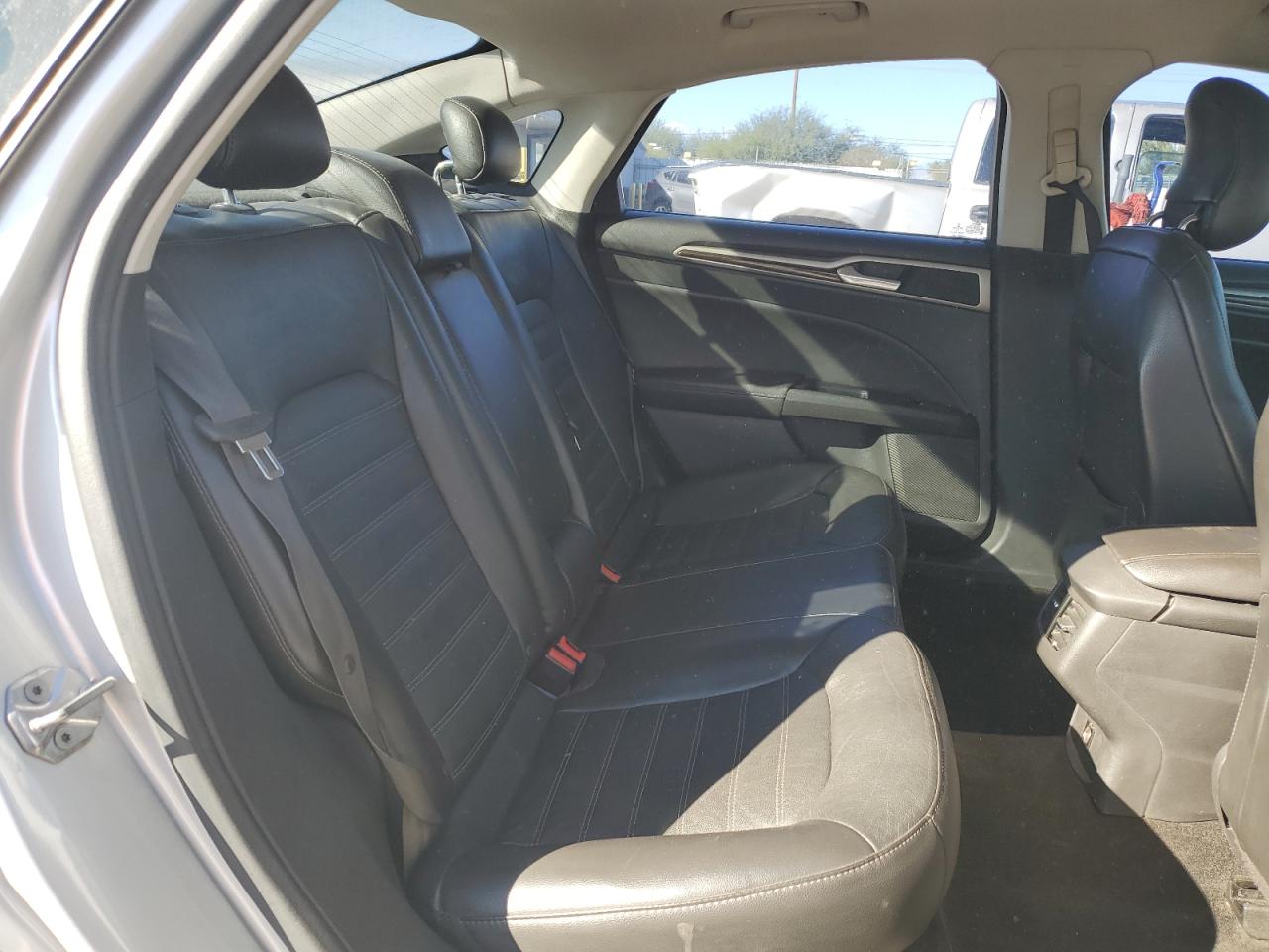 2015 Ford Fusion Se VIN: 3FA6P0H9XFR130858 Lot: 89854865