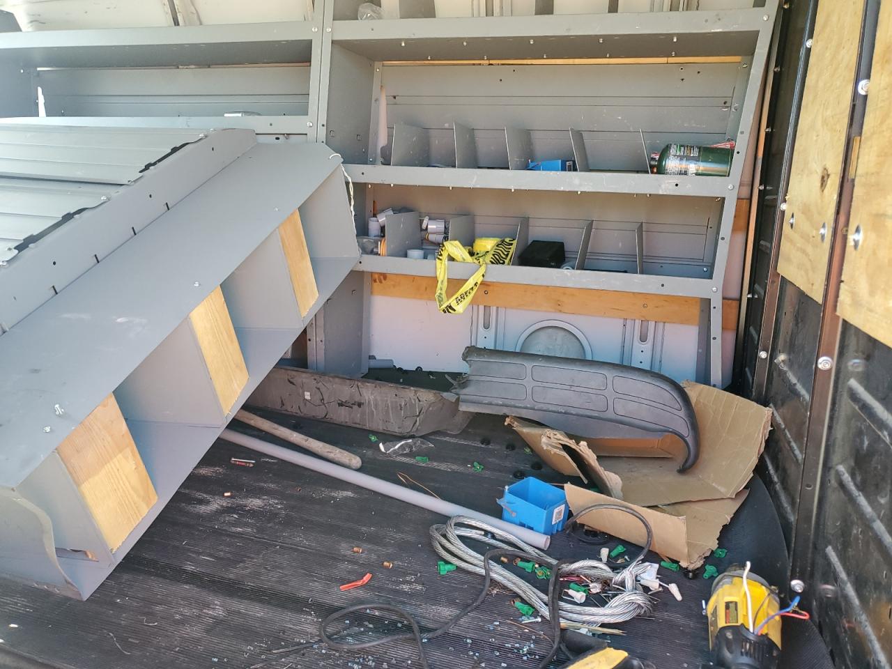 2018 Chevrolet Express G2500 VIN: 1GCWGAFG3J1911399 Lot: 84246855