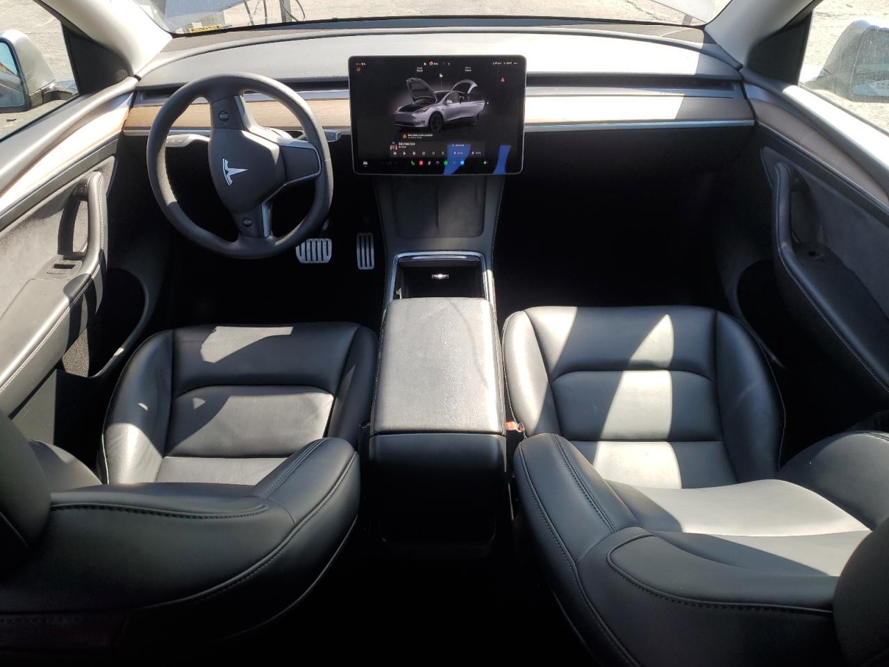 2024 Tesla Model Y VIN: 7SAYGDEF9RF119010 Lot: 85004255