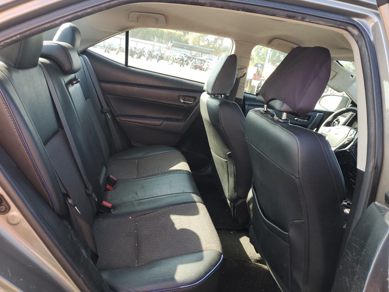 2017 Toyota Corolla L VIN: 5YFBURHEXHP630613 Lot: 81975835