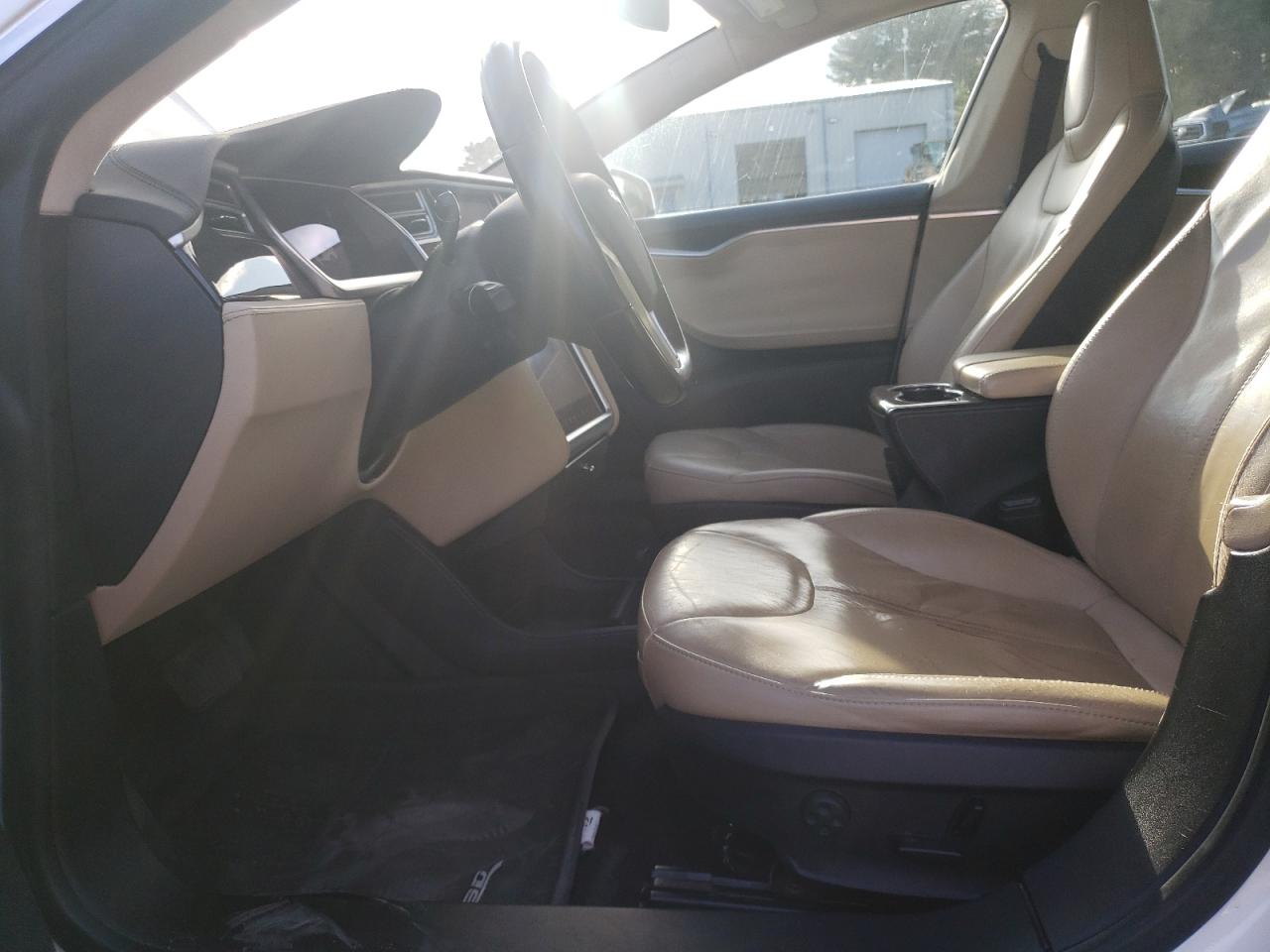 2014 Tesla Model S VIN: 5YJSA1H13EFP30633 Lot: 85375745