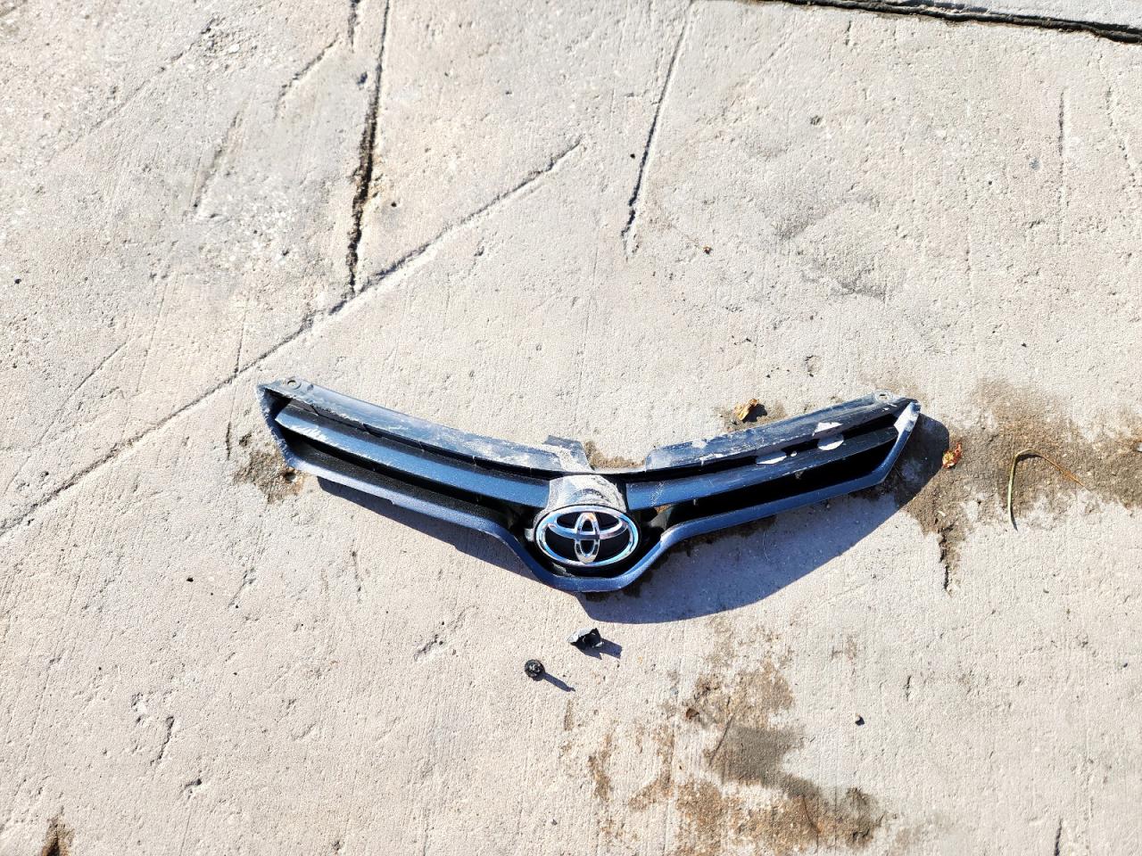 2015 Toyota Corolla L VIN: 5YFBURHEXFP224098 Lot: 85876445