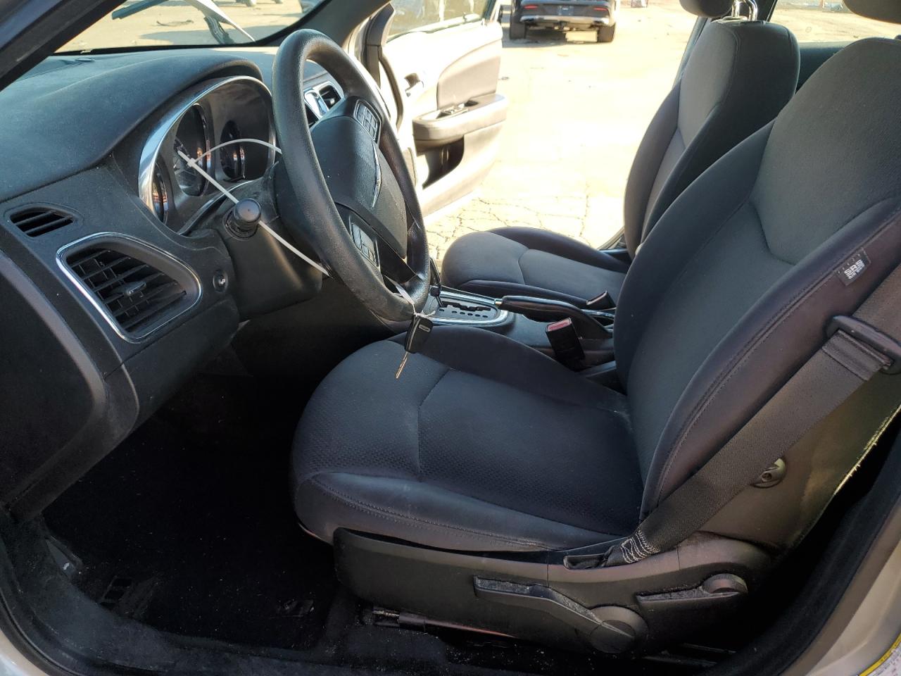 2013 Chrysler 200 Lx VIN: 1C3CCBAB7DN670674 Lot: 82506125