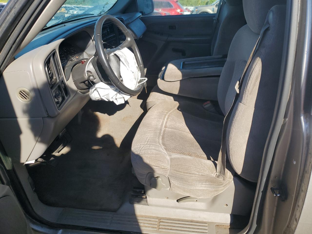 2000 Chevrolet Silverado C1500 VIN: 2GCEC19T9Y1249882 Lot: 84471475