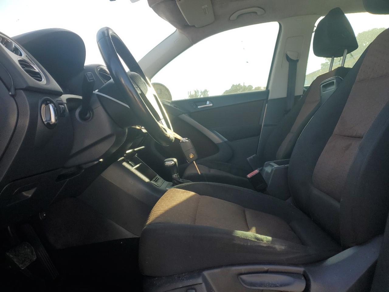 2009 Volkswagen Tiguan Se VIN: WVGBV75N69W525304 Lot: 85083165