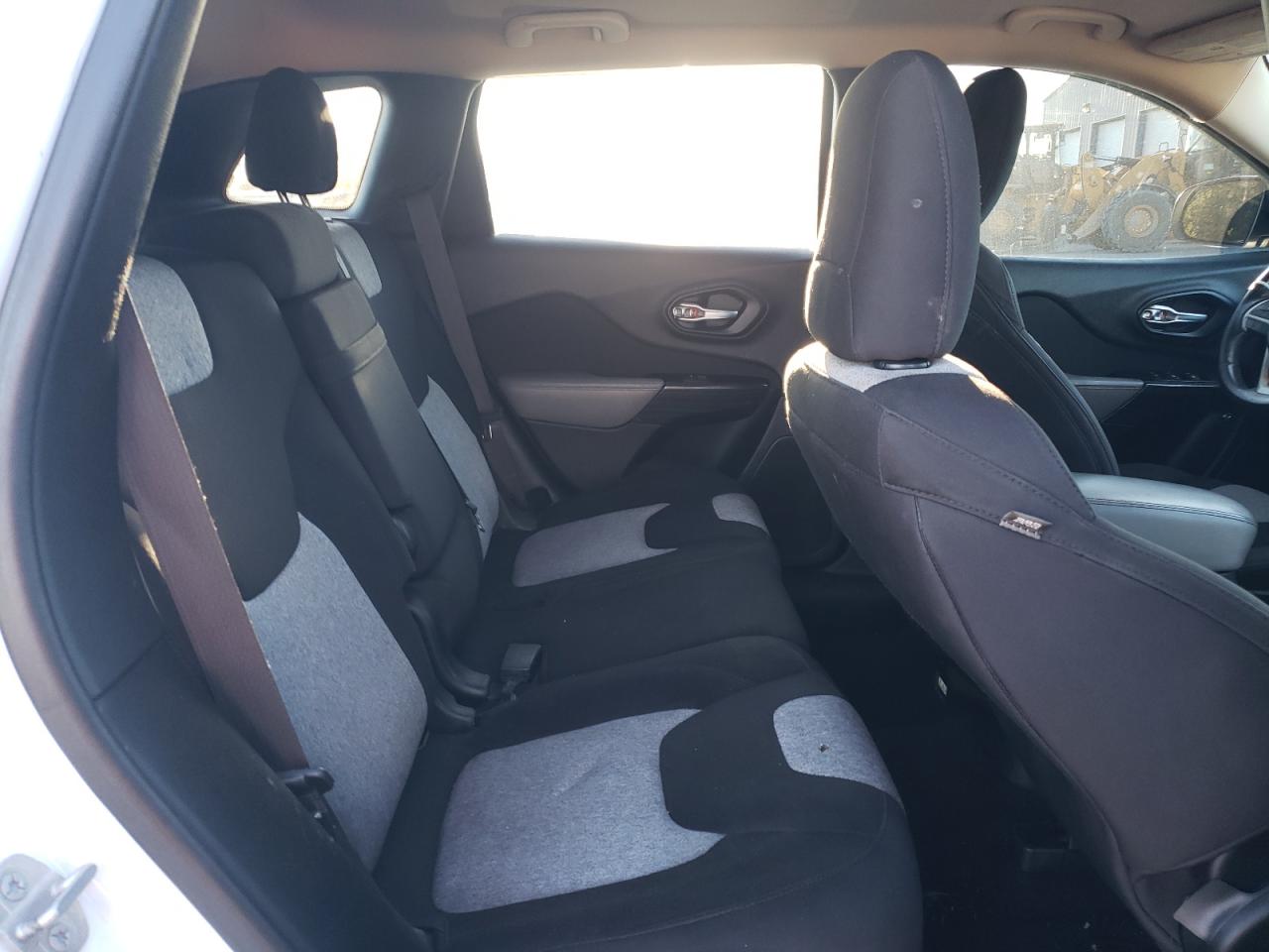 2014 Jeep Cherokee Latitude VIN: 1C4PJMCSXEW318096 Lot: 82517595