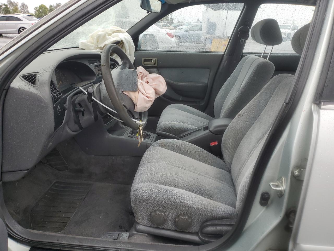 1994 Toyota Camry Le VIN: 4T1SK12E2RU384575 Lot: 86285195