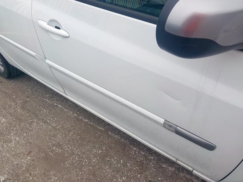 2011 RENAULT CLIO 1.2 16V DYNAMIQUE TOMTOM 5DR