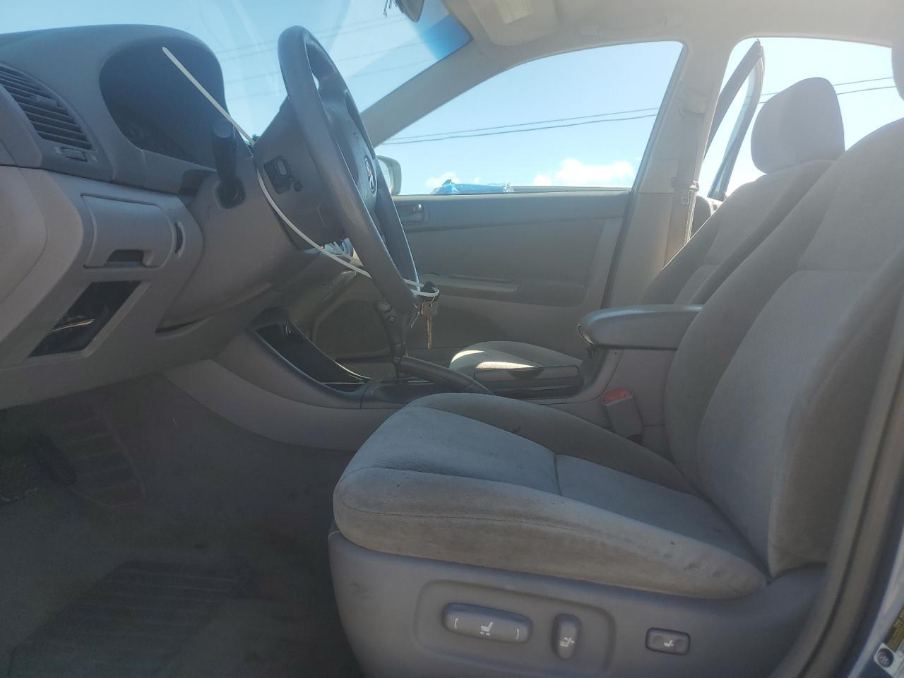 2004 Toyota Camry Le VIN: 4T1BE32K34U868241 Lot: 84267515