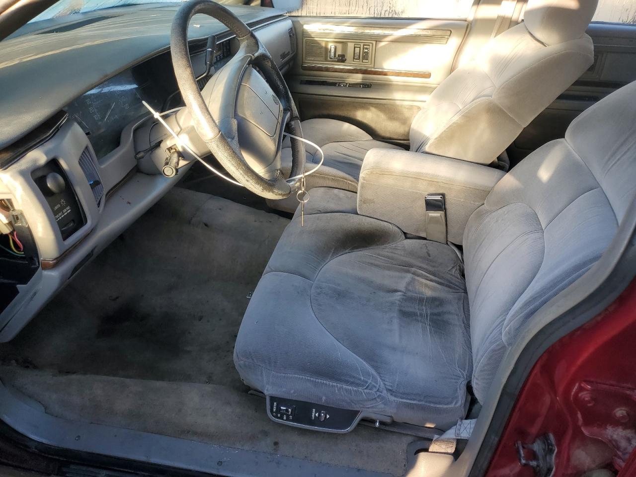 1996 Buick Roadmaster Limited VIN: 1G4BT52P8TR403601 Lot: 85841185