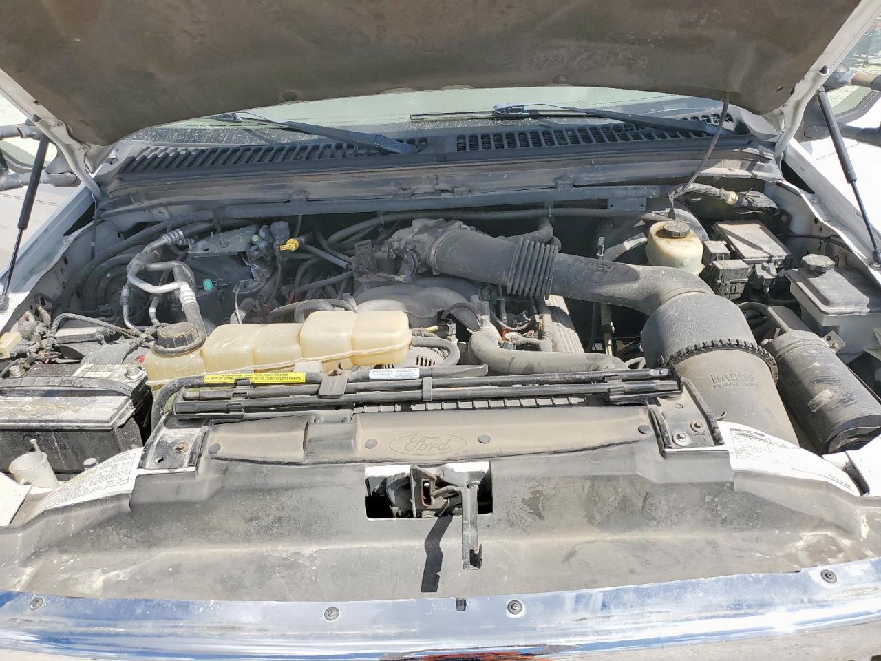 2000 Ford Excursion Limited VIN: 1FMNU43S4YEE15637 Lot: 85521285