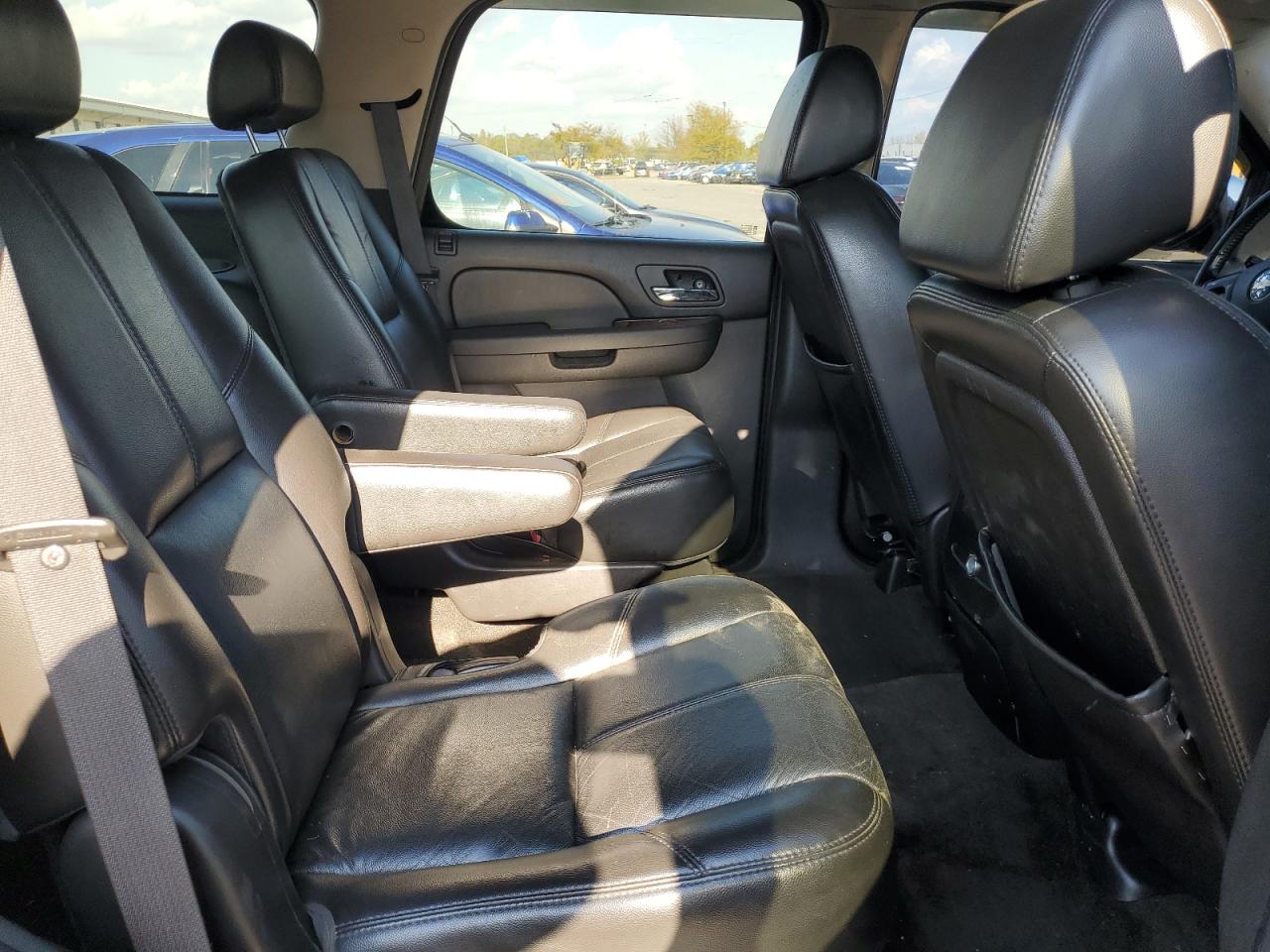 2007 Chevrolet Tahoe K1500 VIN: 1GNFK13057J326023 Lot: 84969765