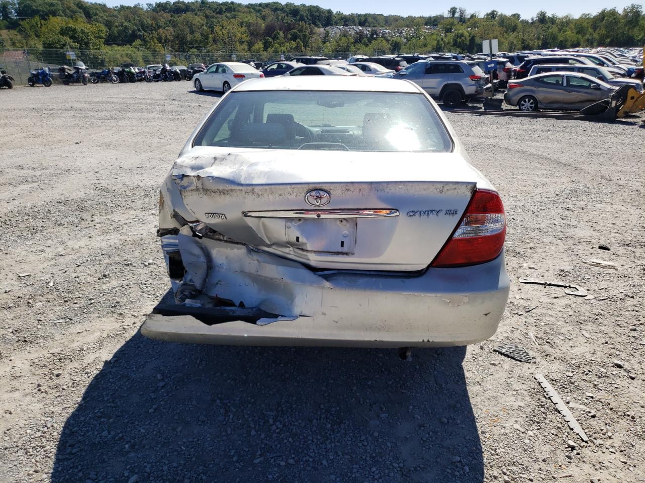 2002 Toyota Camry Le VIN: 4T1BE32K22U636985 Lot: 84587305