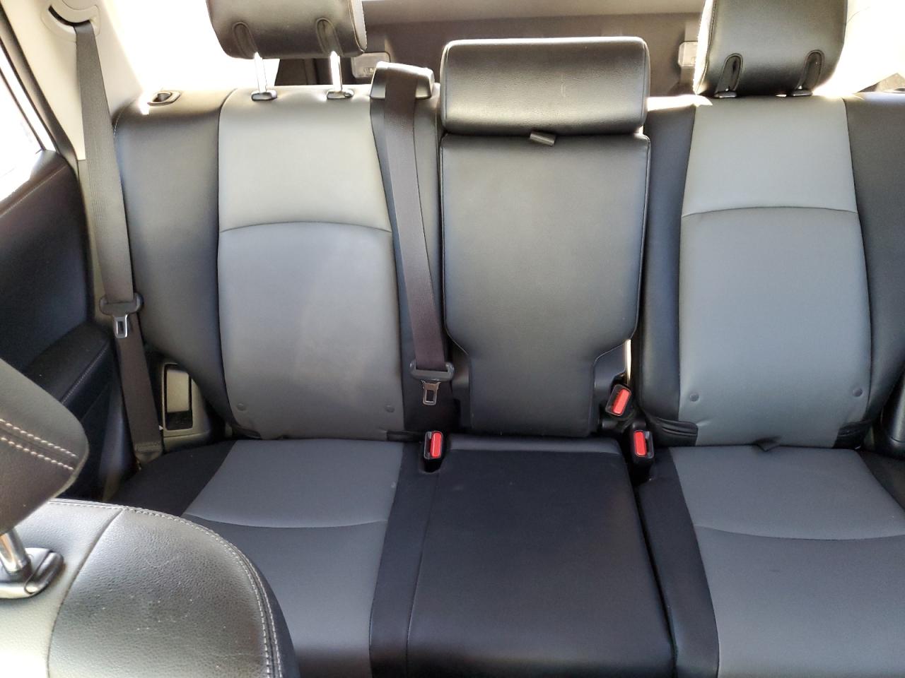 2015 Toyota 4Runner Sr5/Sr5 Premium VIN: JTEBU5JR3F5272511 Lot: 81996355