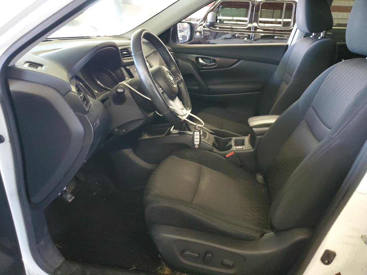 2017 Nissan Rogue S VIN: 5N1AT2MT4HC820034 Lot: 81945595