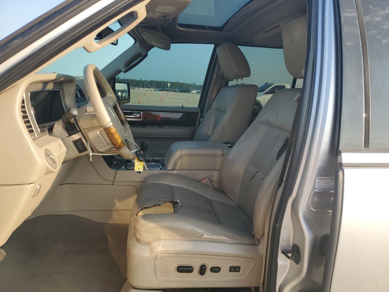 2010 Lincoln Navigator VIN: 5LMJJ2H53AEJ09482 Lot: 82729785