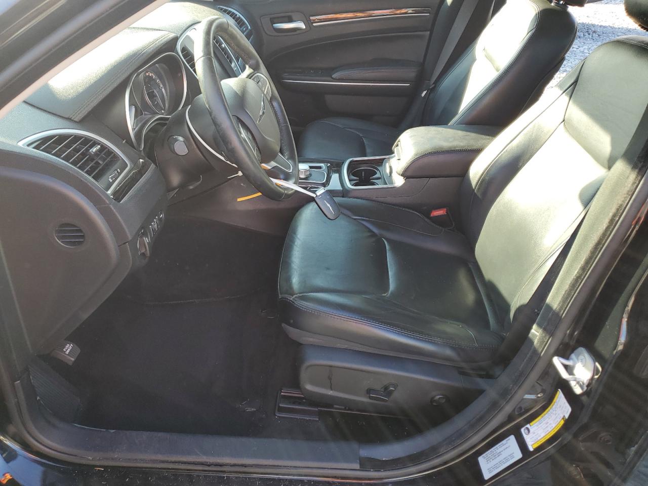 2015 Chrysler 300 Limited VIN: 2C3CCAAG1FH832817 Lot: 90476585